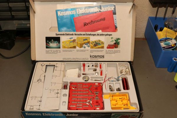 Kosmos Elektronik Junior