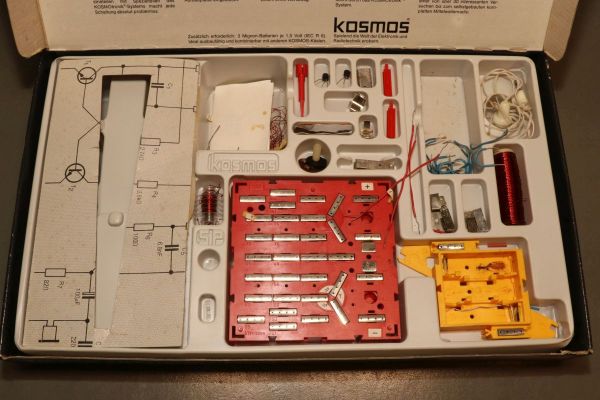 Kosmos Elektronik Junior