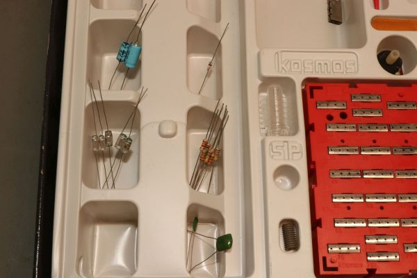 Kosmos Elektronik Junior