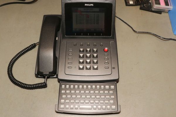 Philips P100